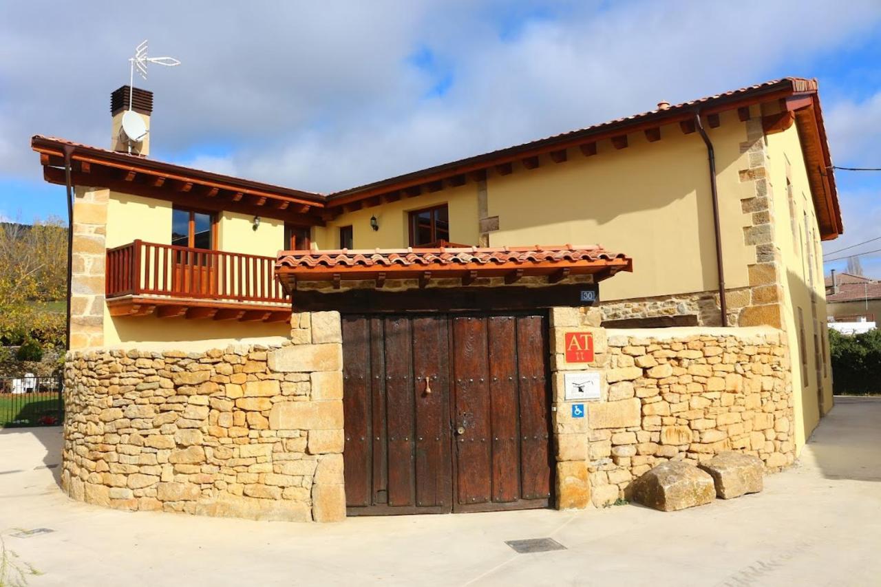 Quintanilla del Rebollar Apartamentos Turisticos Accesibles La Quinta De Sotoscueva מראה חיצוני תמונה